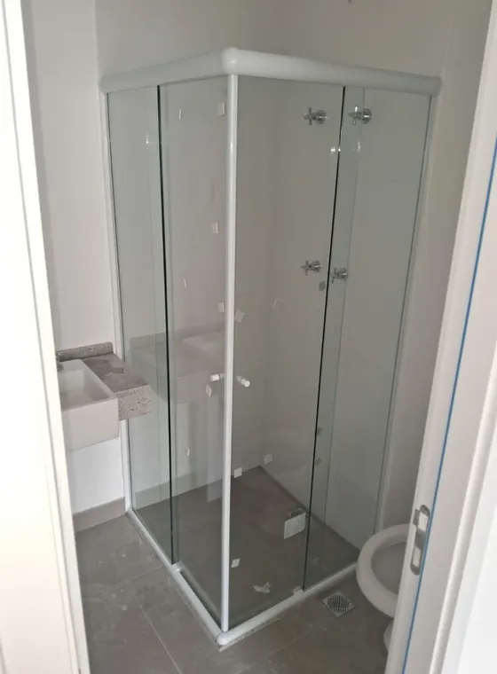 Box de vidro instalado pela Company Box de Vidro em São Paulo — projeto 21