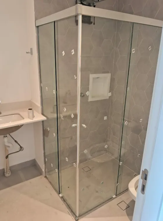 Box de vidro instalado pela Company Box de Vidro em São Paulo — projeto 80